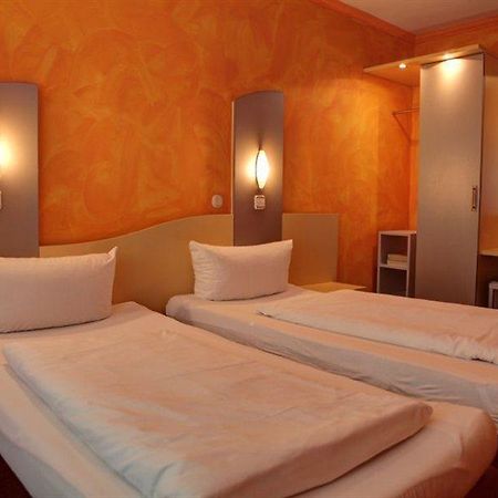 Luxor Hotel フランクフルト エクステリア 写真