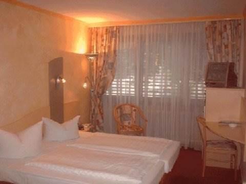 Luxor Hotel フランクフルト エクステリア 写真